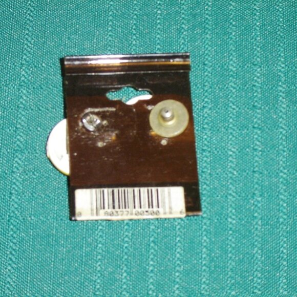 Vintage yellow and white pierced earrings hypo allergenic - Picture 3 of 3